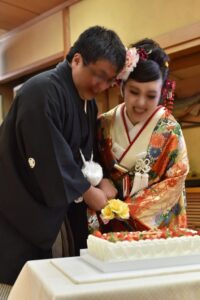 ウェディングケーキでお部屋を華やかに💐